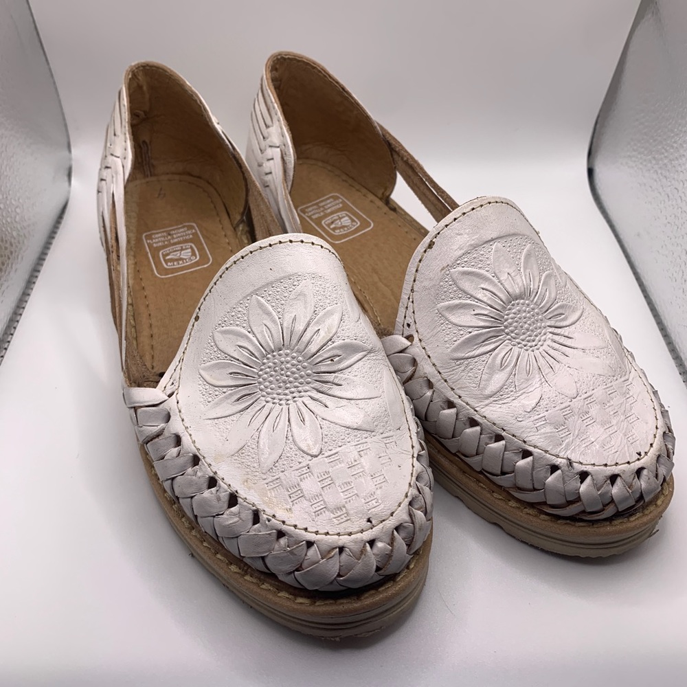 White Huaraches Sandals (Floral) Mexican Sandal (Blanco)